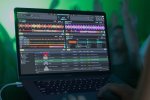 img-welcome-hero-traktor_pro_3_overview_page_01_welcome-a916826e0dd46719c3f938df5a90a9bb-m@2x.jpg